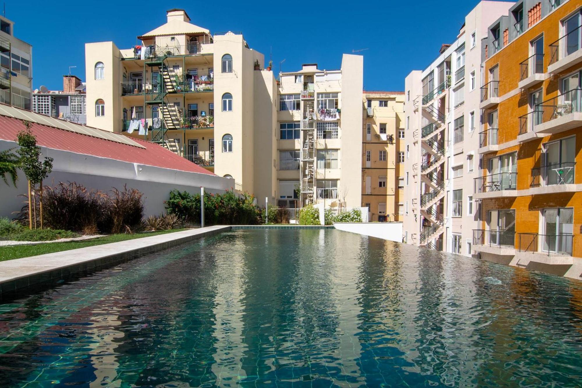 Apartment Deluxe 1 Bdr W/ Pool View By Lovelystay Lissabon
