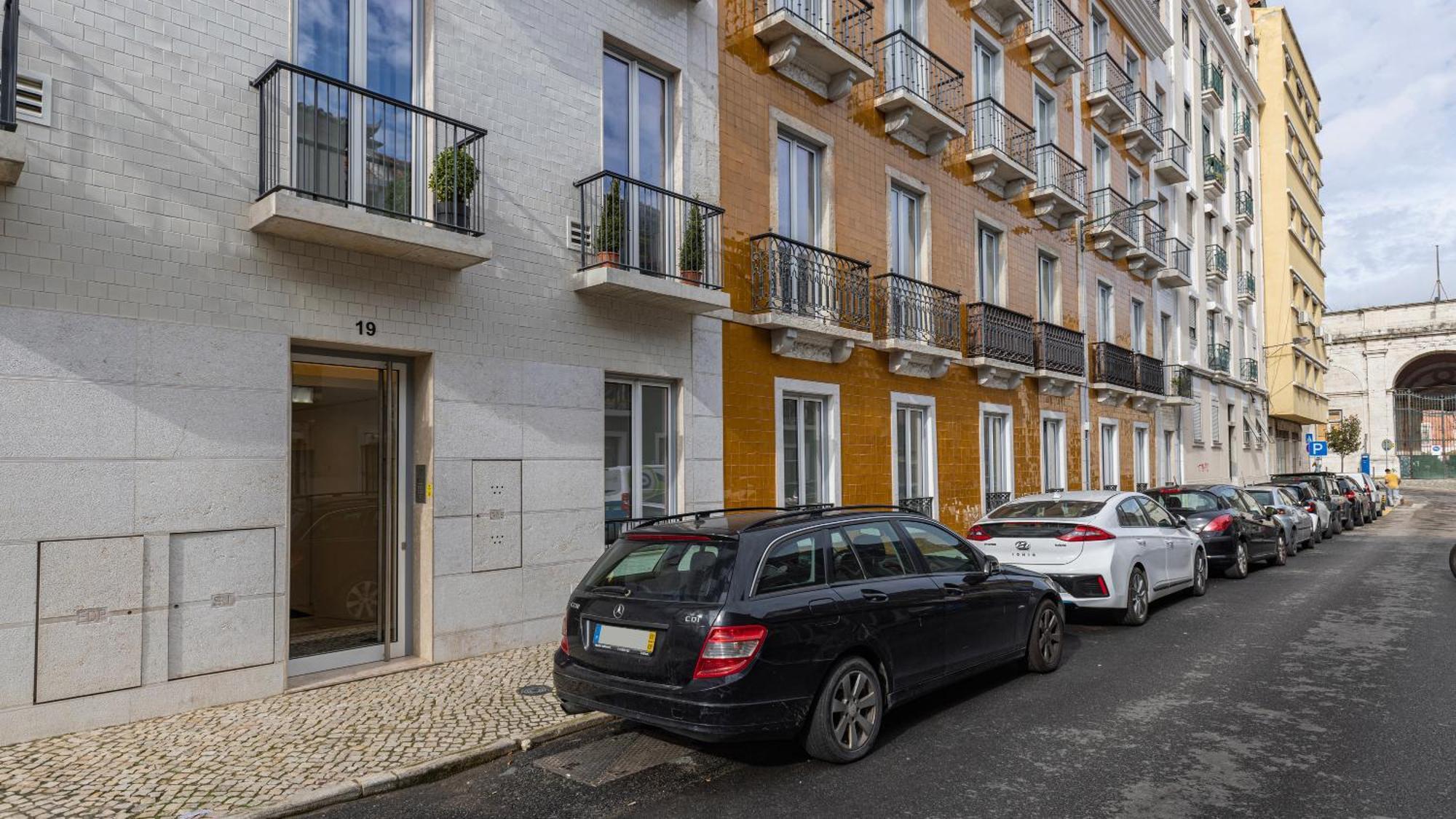 Deluxe 1 Bdr W/ Pool View By Lovelystay Apartment Lissabon